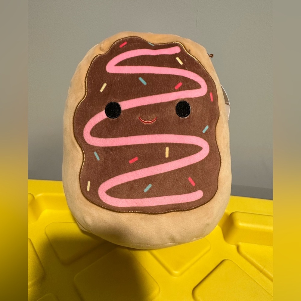 Squishmallow Deja Doughnut Sprinkles Pastry 7.5” Authentic KellyToy Plush